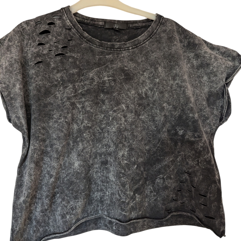 Missguided Charcoal Distressed Short Sleeve Cropped Tee - 8